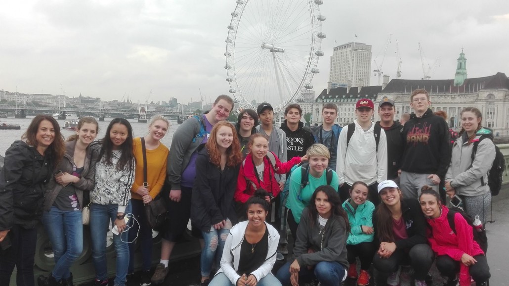 Group photo on Thames